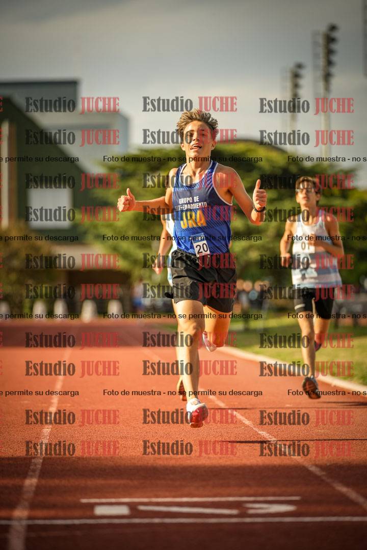 Fotos de los 2400 m llanos de varones - U16