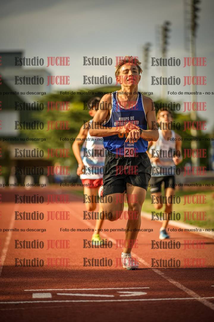 Fotos de los 2400 m llanos de varones - U16