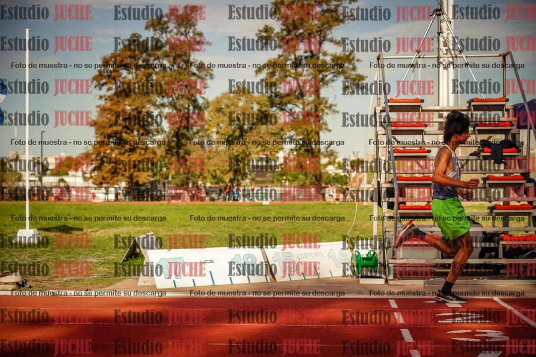 Fotos de los 2400 m llanos de varones - U16