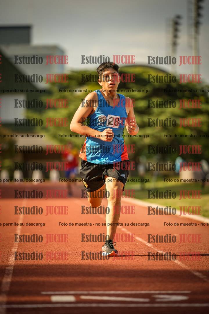 Fotos de los 2400 m llanos de varones - U16