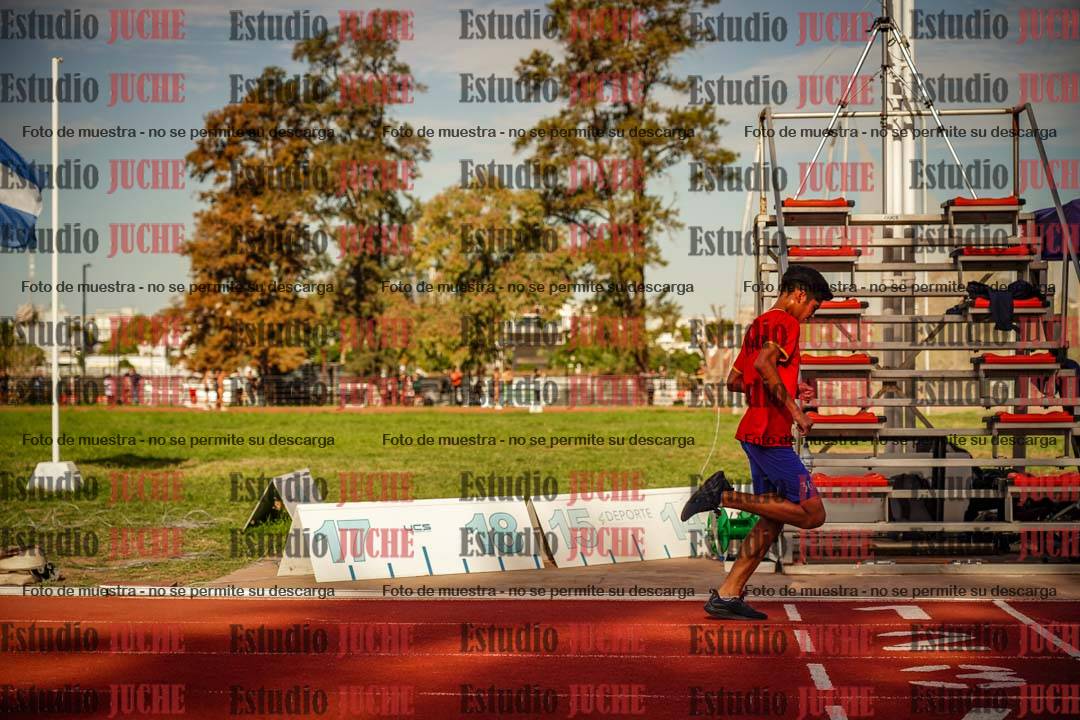 Fotos de los 2400 m llanos de varones - U16