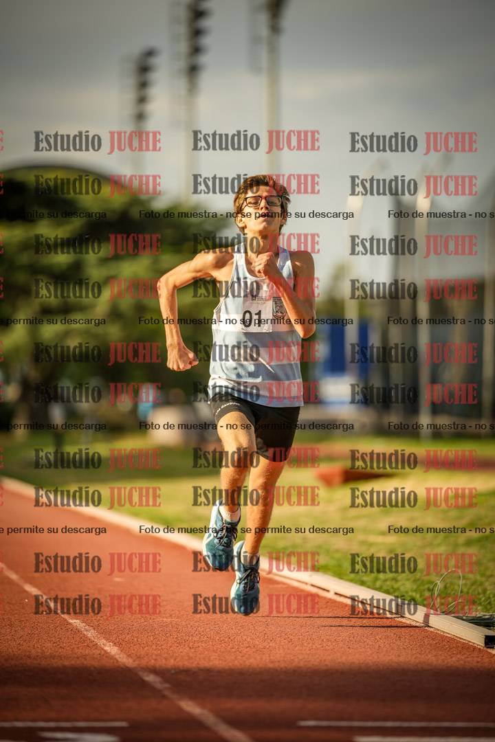 Fotos de los 2400 m llanos de varones - U16