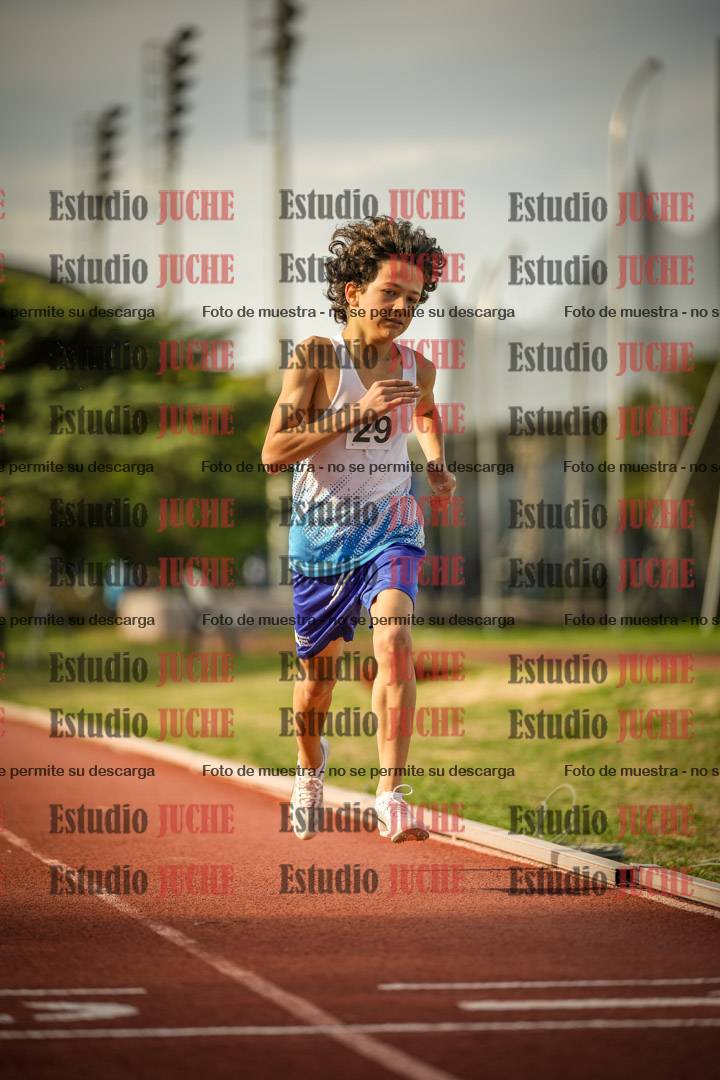 Fotos de los 2400 m llanos de varones - U16