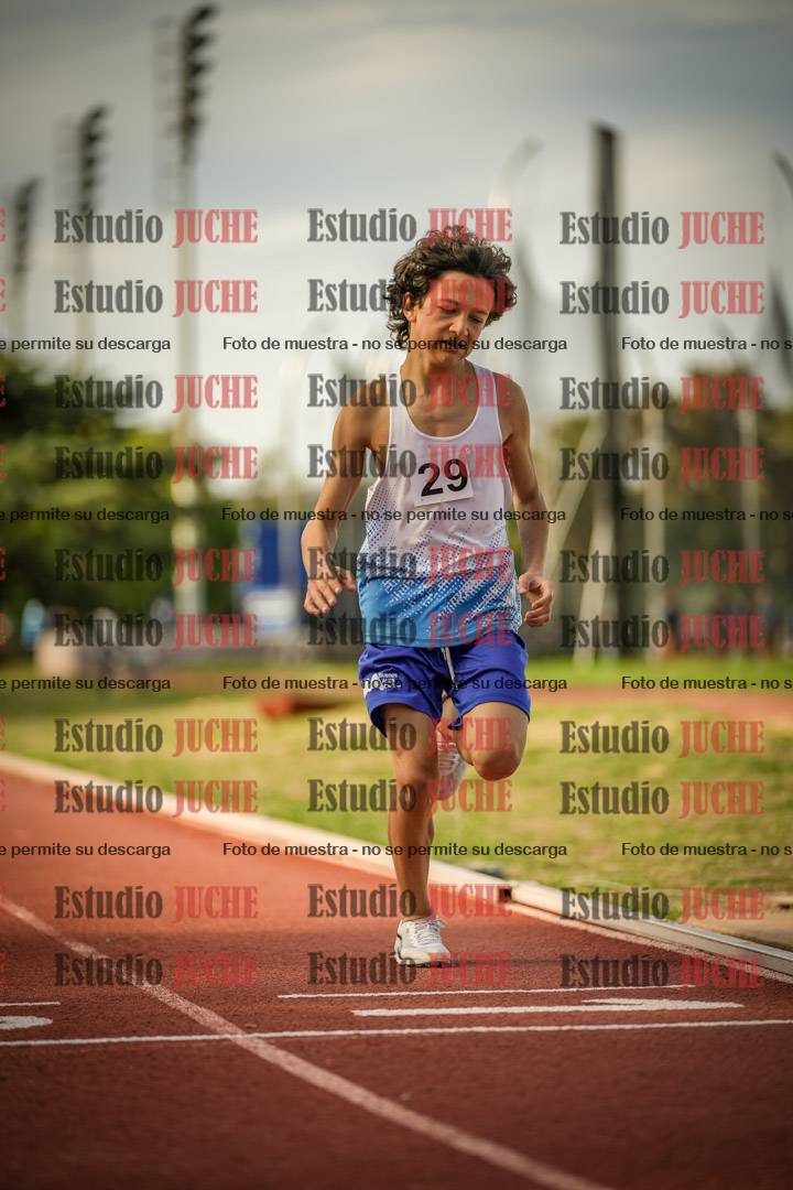 Fotos de los 2400 m llanos de varones - U16
