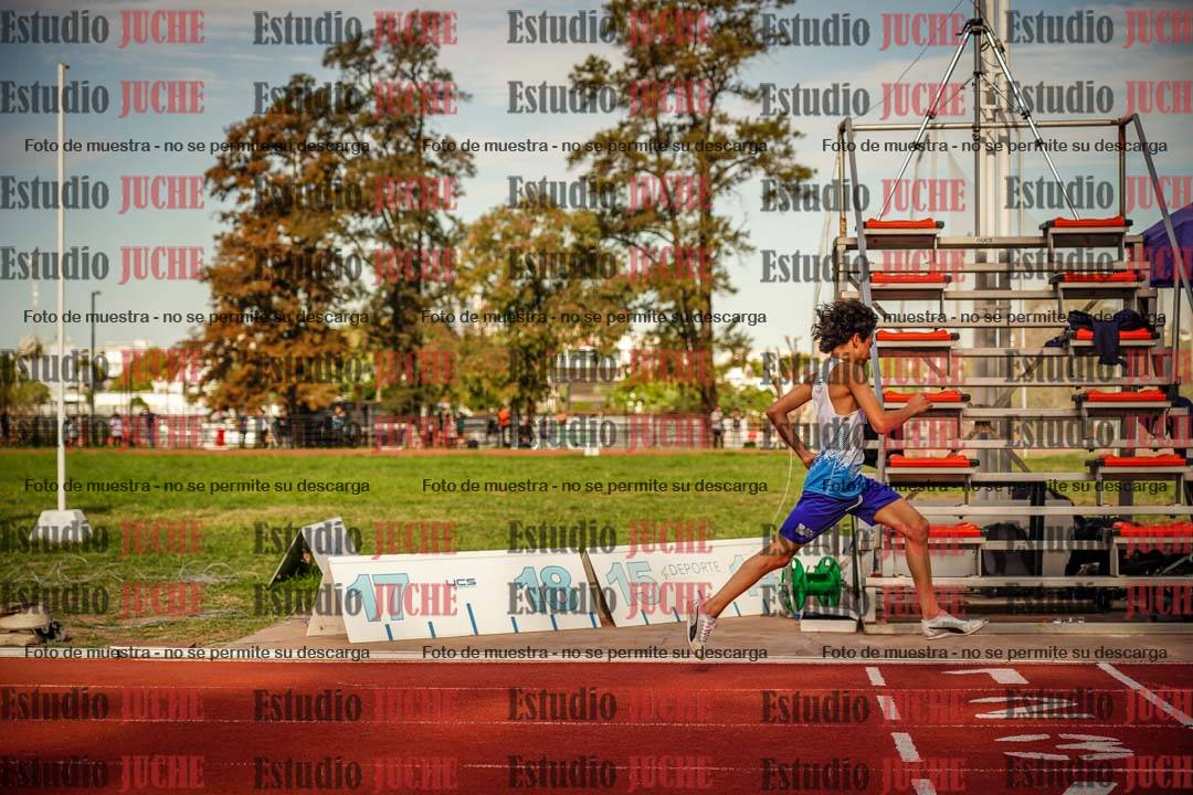 Fotos de los 2400 m llanos de varones - U16