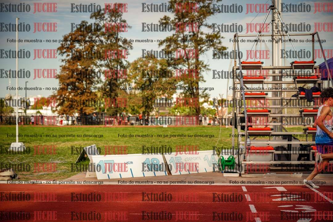 Fotos de los 2400 m llanos de varones - U16