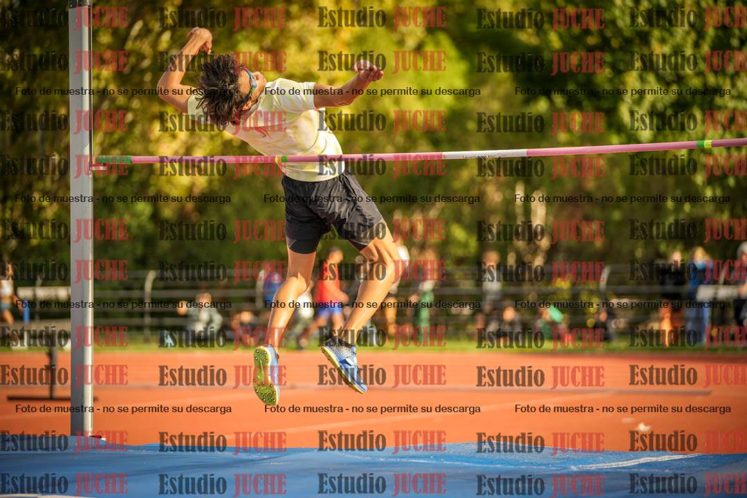 Fotos del salto en alto - incluye todos los grupos