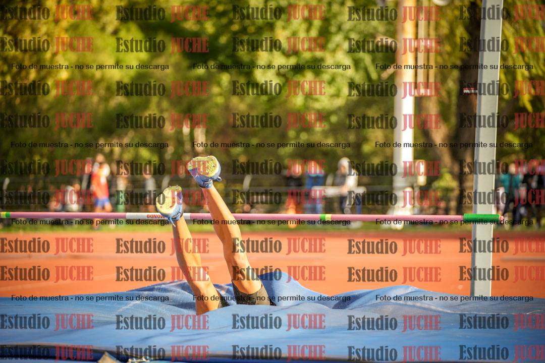 Fotos del salto en alto - incluye todos los grupos