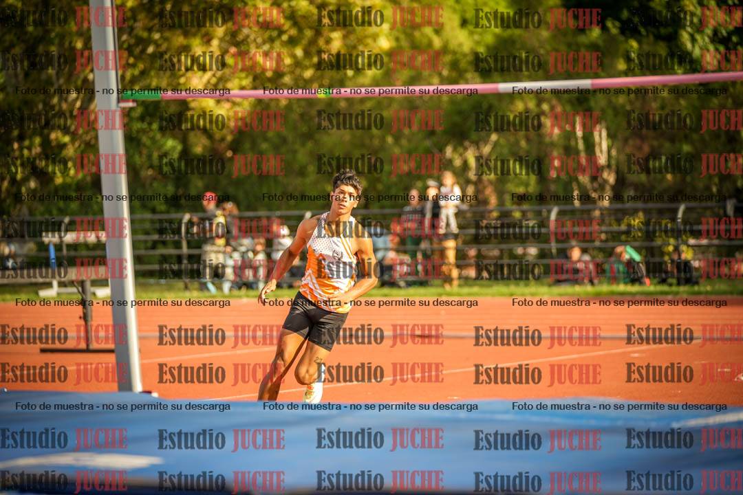 Fotos del salto en alto - incluye todos los grupos
