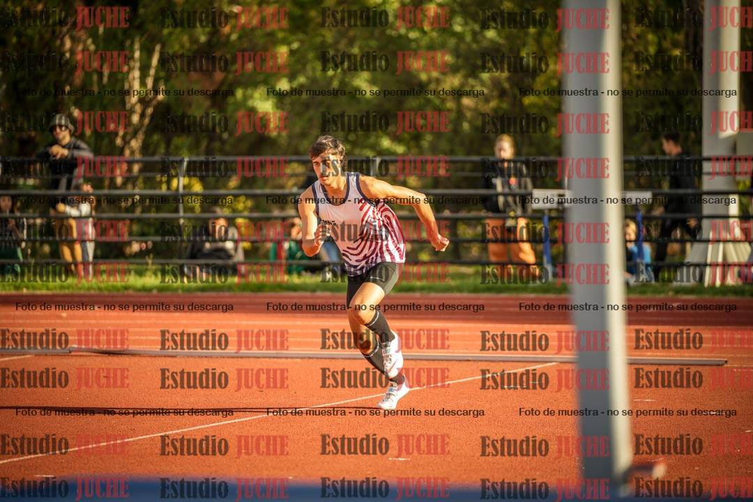 Fotos del salto en alto - incluye todos los grupos