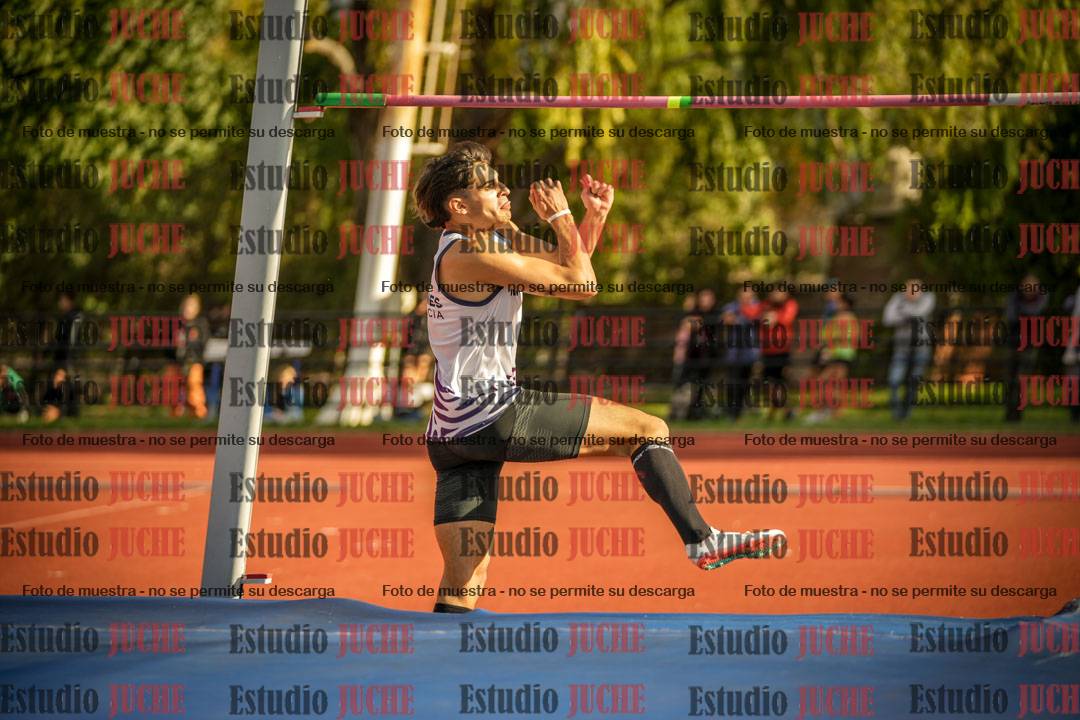 Fotos del salto en alto - incluye todos los grupos