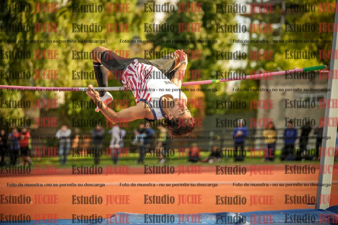 Fotos del salto en alto - incluye todos los grupos