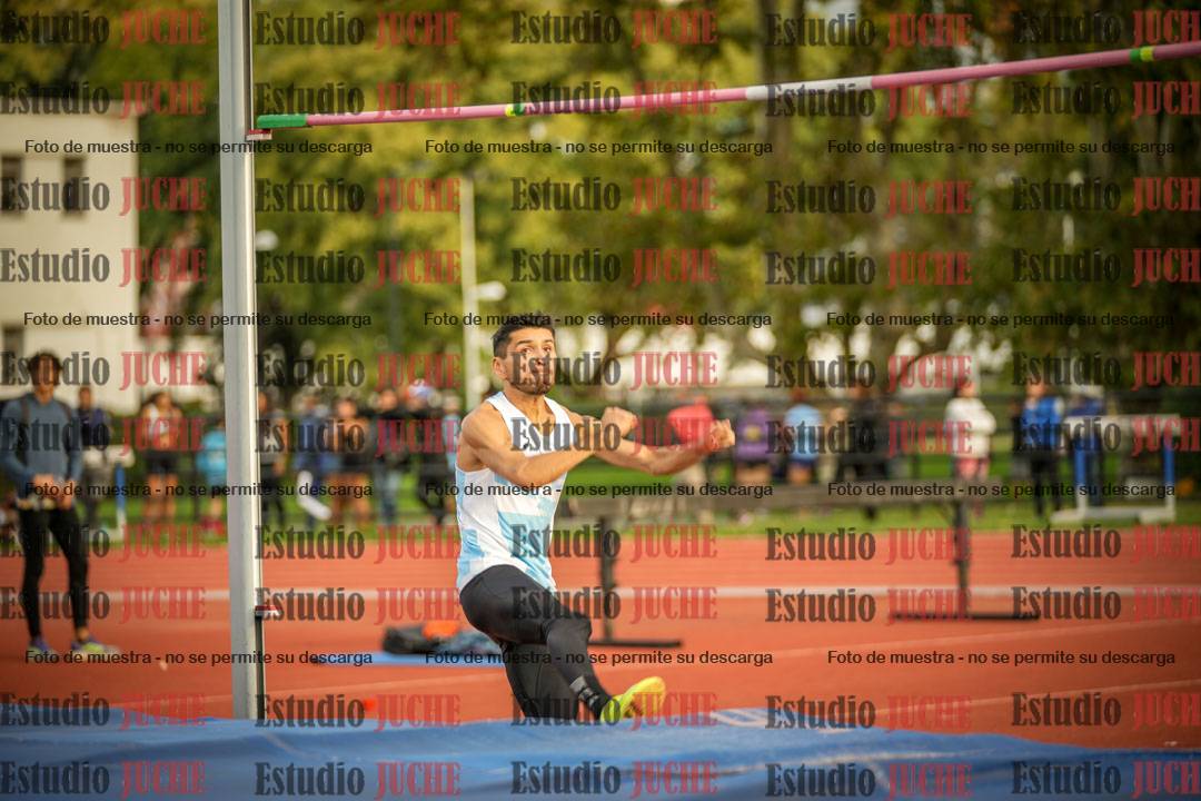 Fotos del salto en alto - incluye todos los grupos