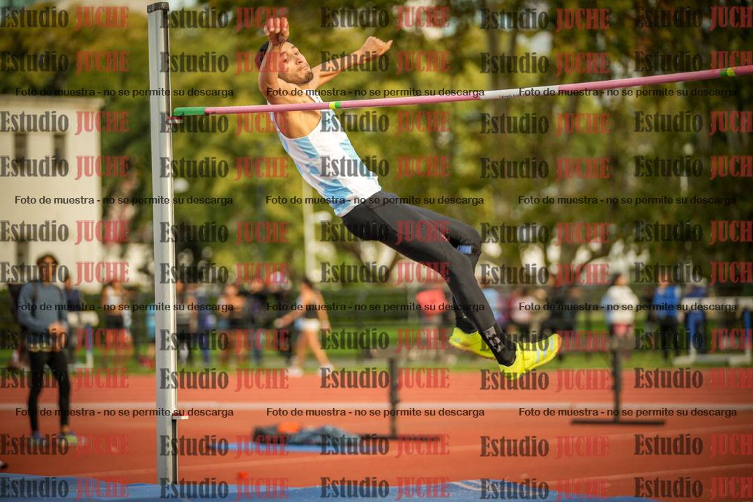 Fotos del salto en alto - incluye todos los grupos