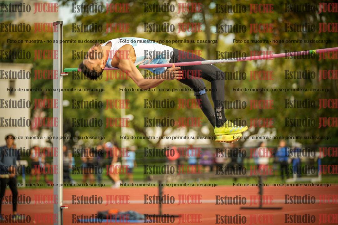 Fotos del salto en alto - incluye todos los grupos
