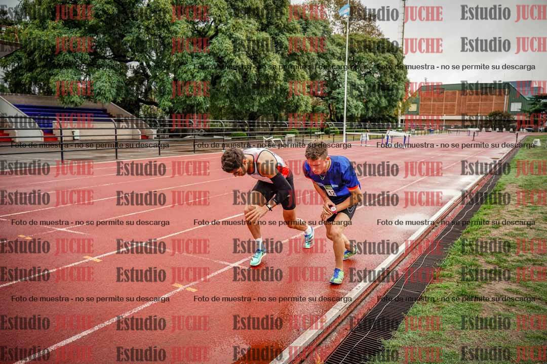 Fotos de los 2000 m con obstáculos de varones