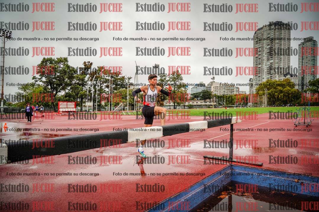 Fotos de los 2000 m con obstáculos de varones