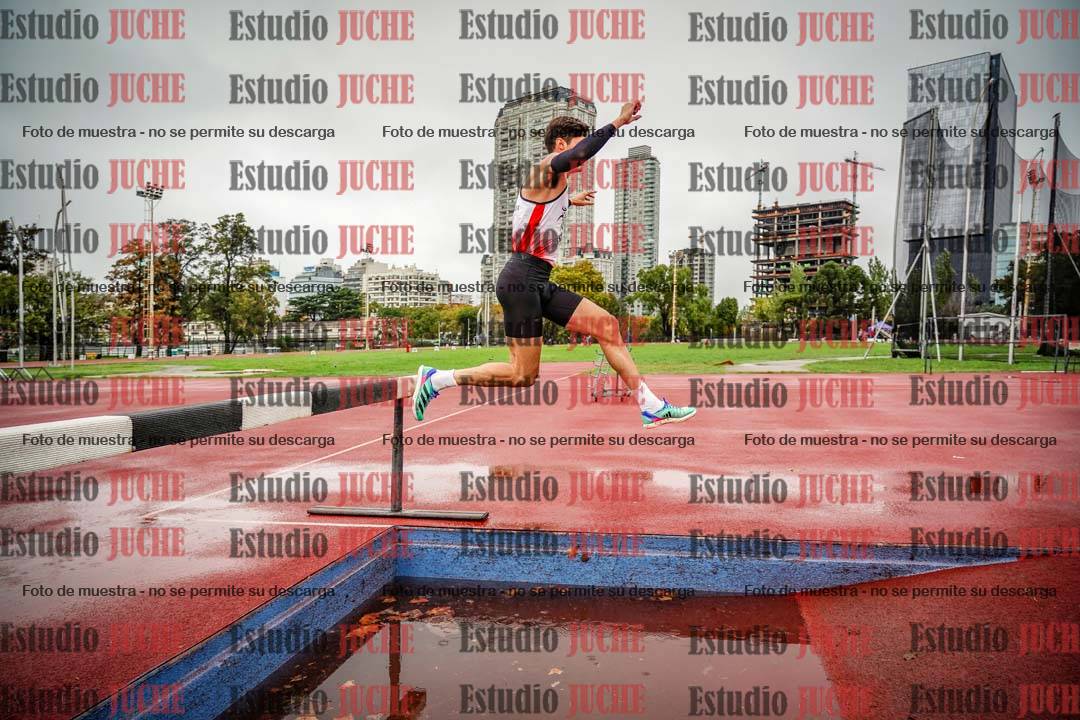 Fotos de los 2000 m con obstáculos de varones