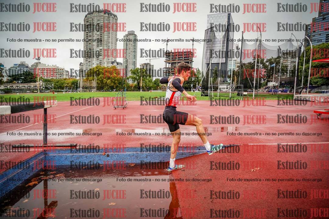 Fotos de los 2000 m con obstáculos de varones