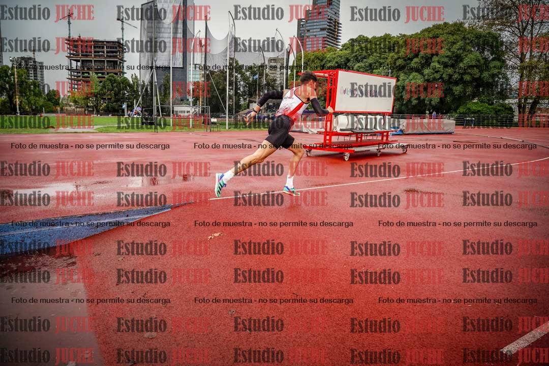 Fotos de los 2000 m con obstáculos de varones