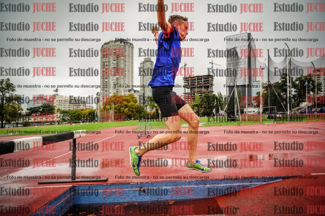 Fotos de los 2000 m con obstáculos de varones