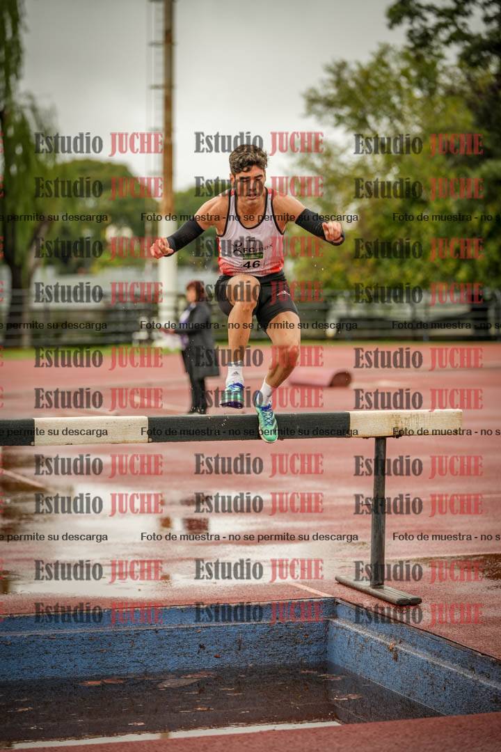 Fotos de los 2000 m con obstáculos de varones