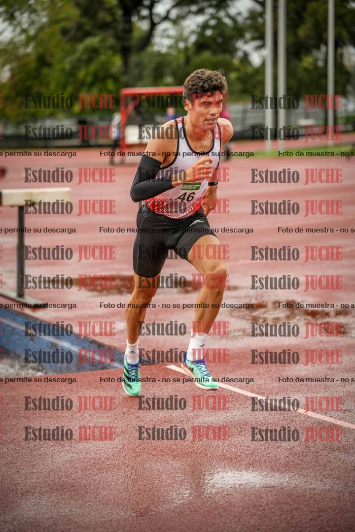Fotos de los 2000 m con obstáculos de varones