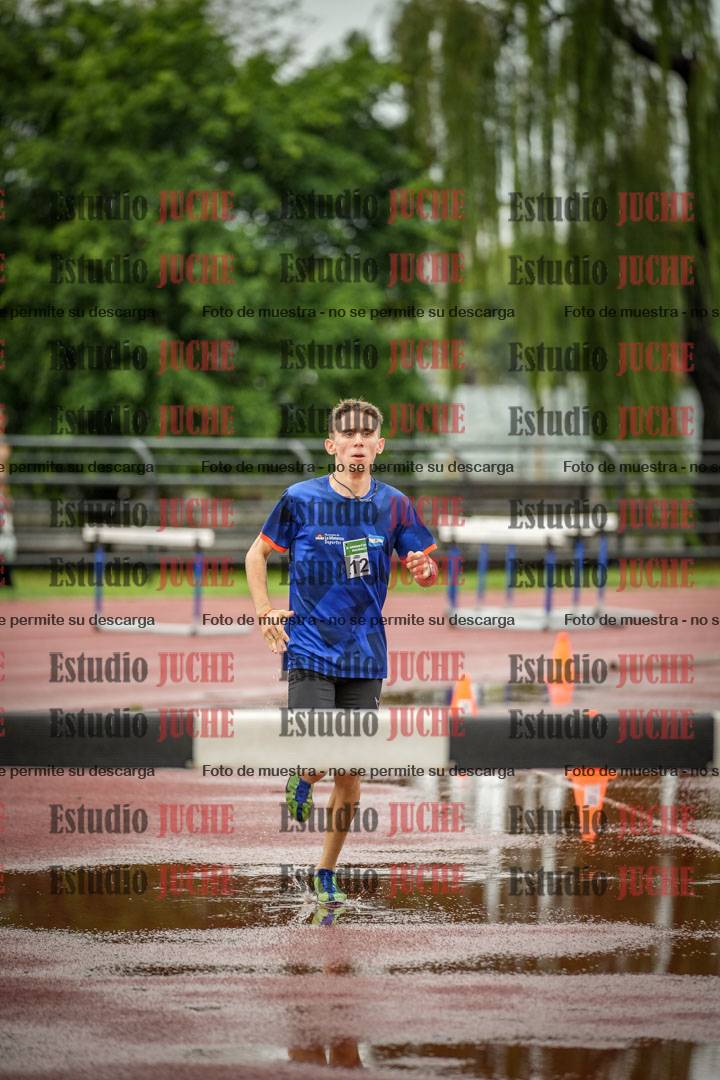 Fotos de los 2000 m con obstáculos de varones