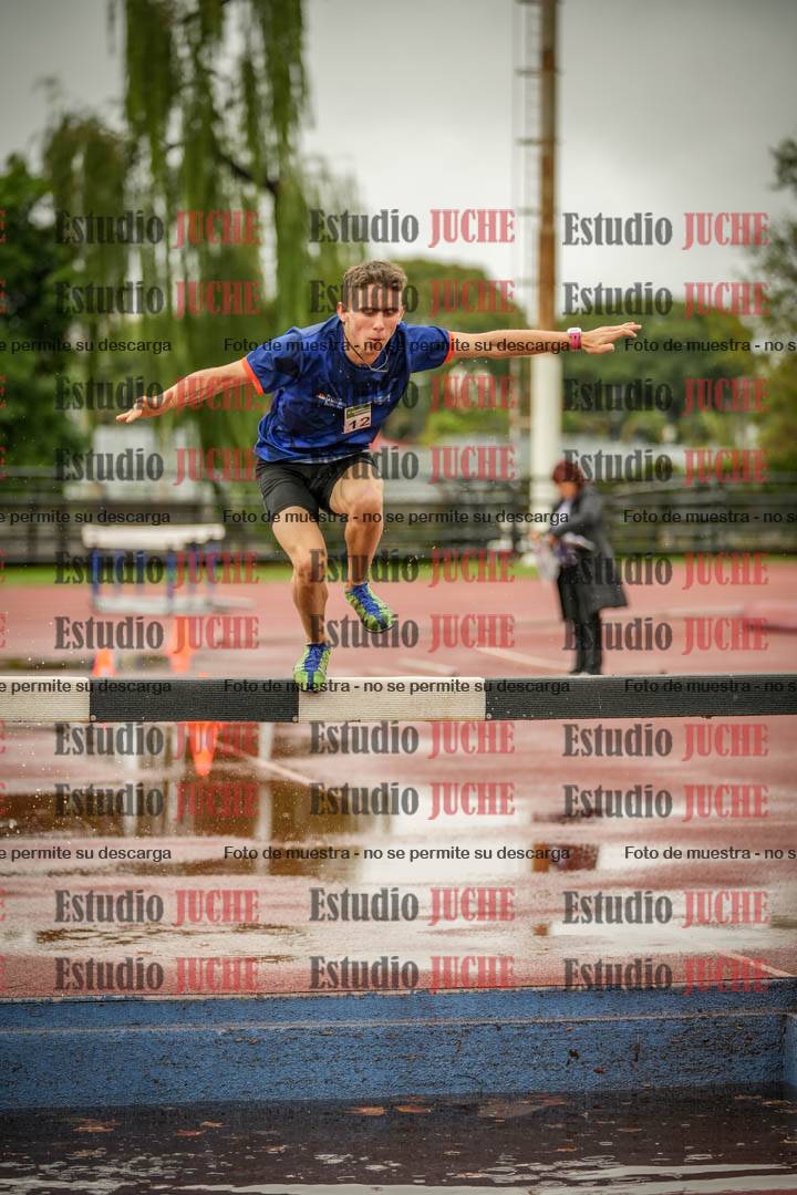Fotos de los 2000 m con obstáculos de varones