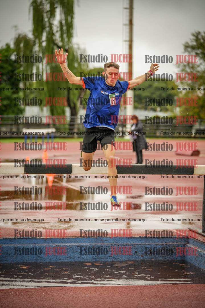 Fotos de los 2000 m con obstáculos de varones