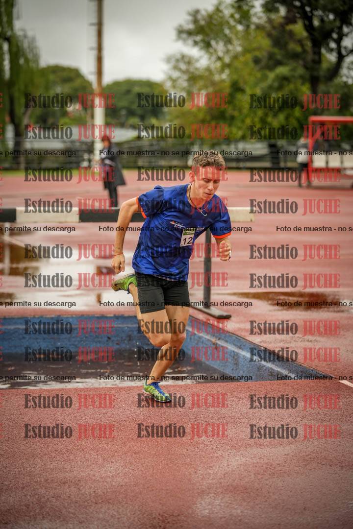 Fotos de los 2000 m con obstáculos de varones