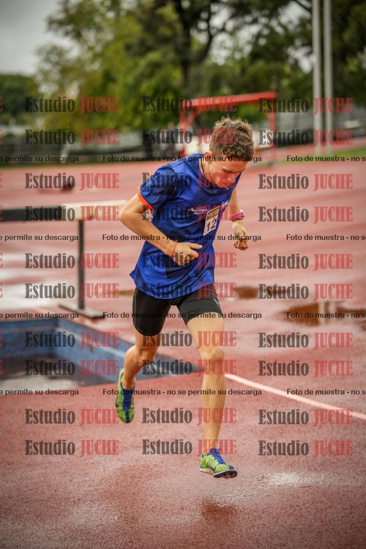 Fotos de los 2000 m con obstáculos de varones