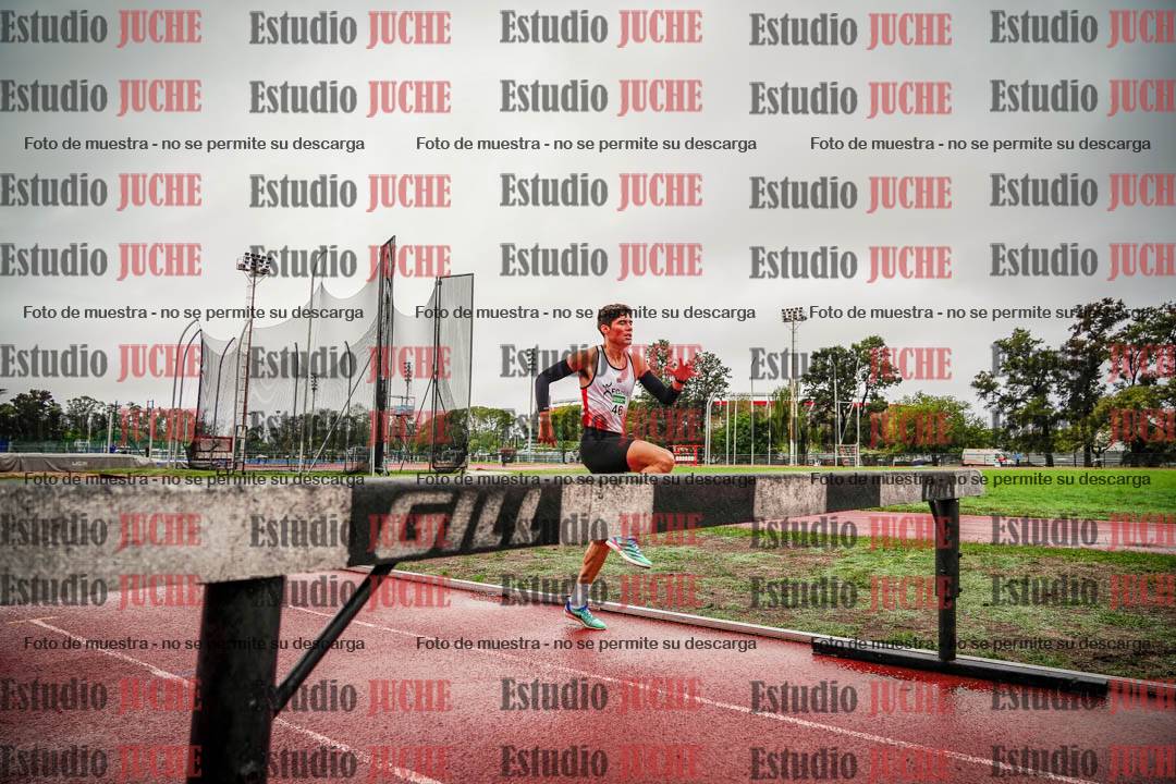 Fotos de los 2000 m con obstáculos de varones