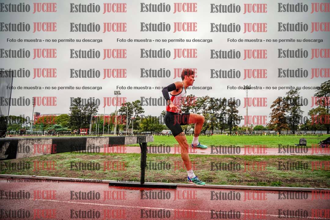 Fotos de los 2000 m con obstáculos de varones