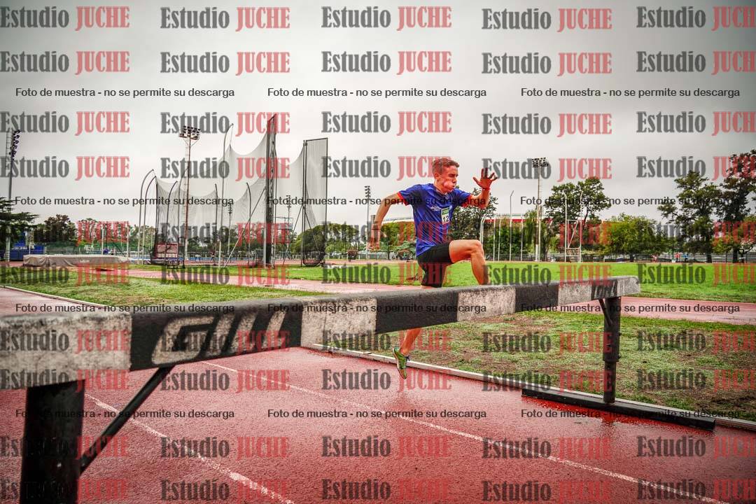 Fotos de los 2000 m con obstáculos de varones