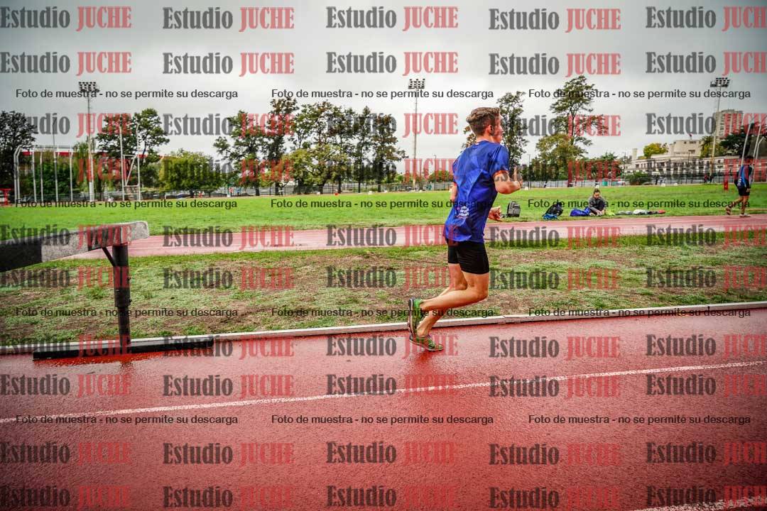 Fotos de los 2000 m con obstáculos de varones
