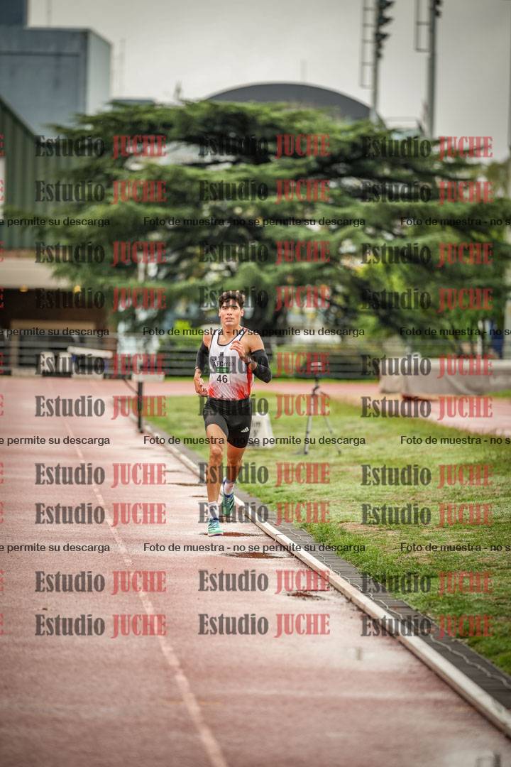 Fotos de los 2000 m con obstáculos de varones