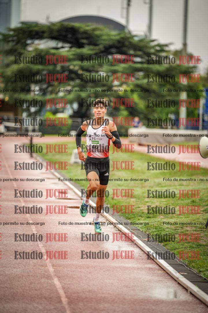 Fotos de los 2000 m con obstáculos de varones