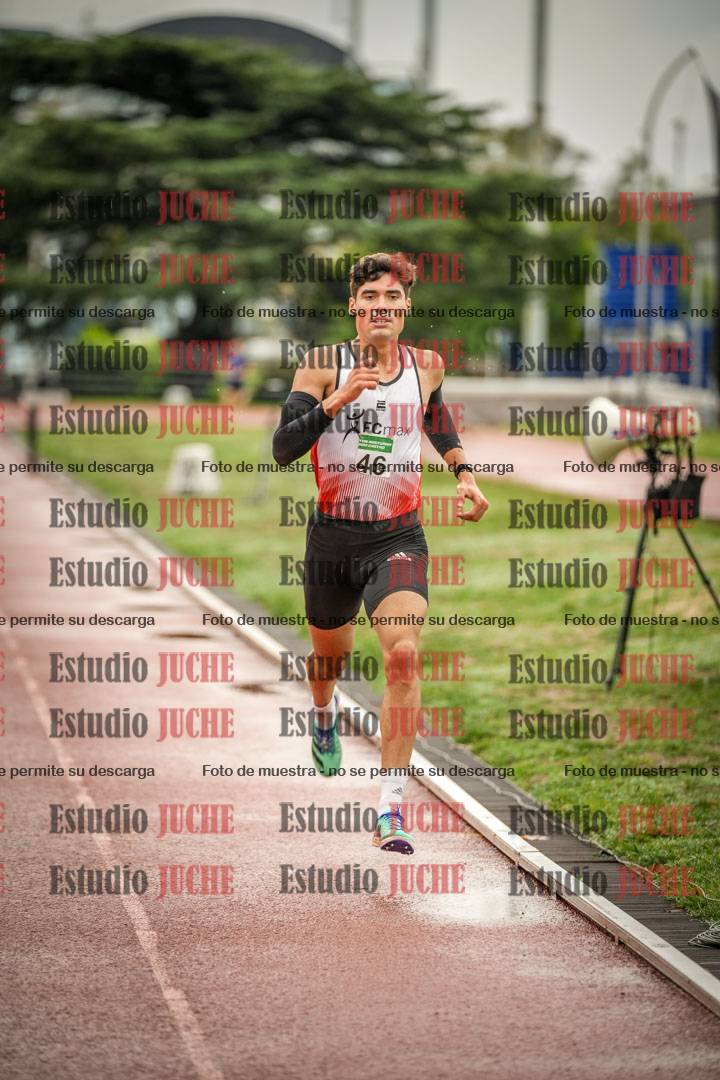 Fotos de los 2000 m con obstáculos de varones