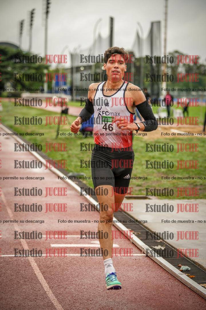 Fotos de los 2000 m con obstáculos de varones