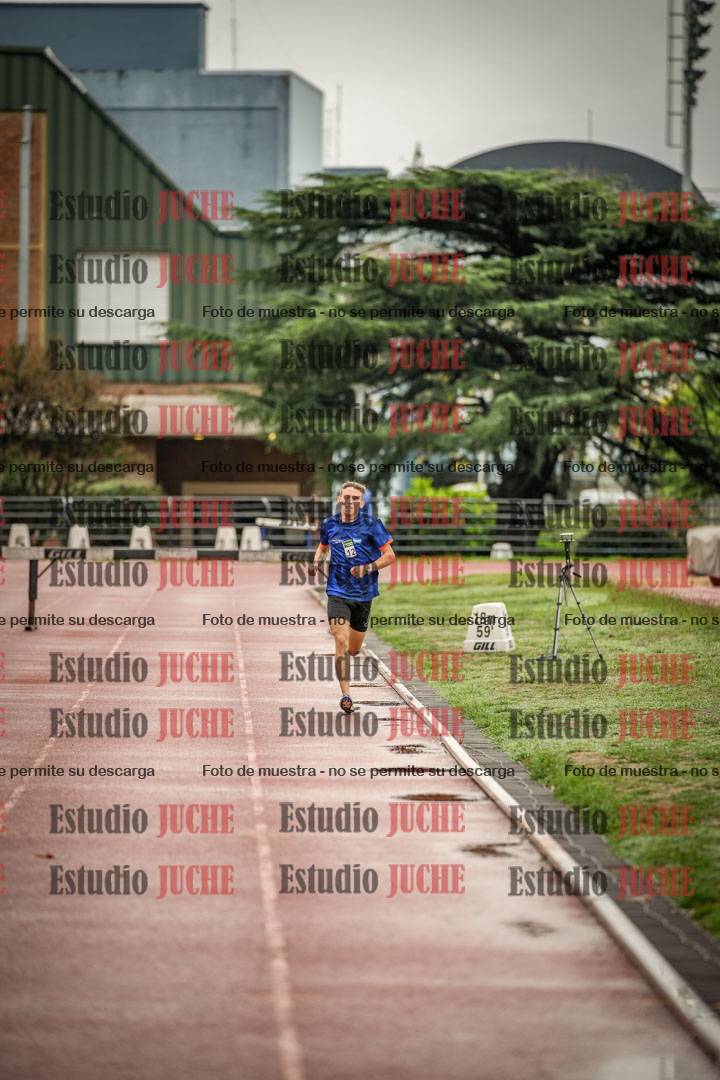 Fotos de los 2000 m con obstáculos de varones