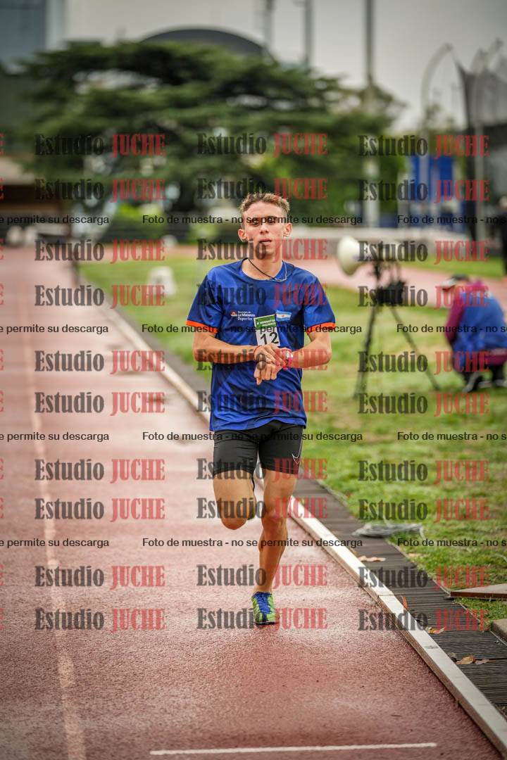 Fotos de los 2000 m con obstáculos de varones