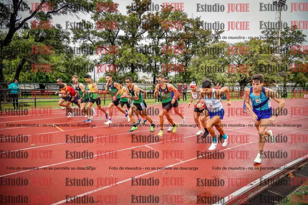 Fotos de los 5000 m de varones - serie 1