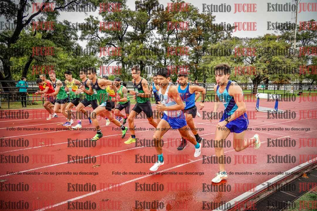 Fotos de los 5000 m de varones - serie 1