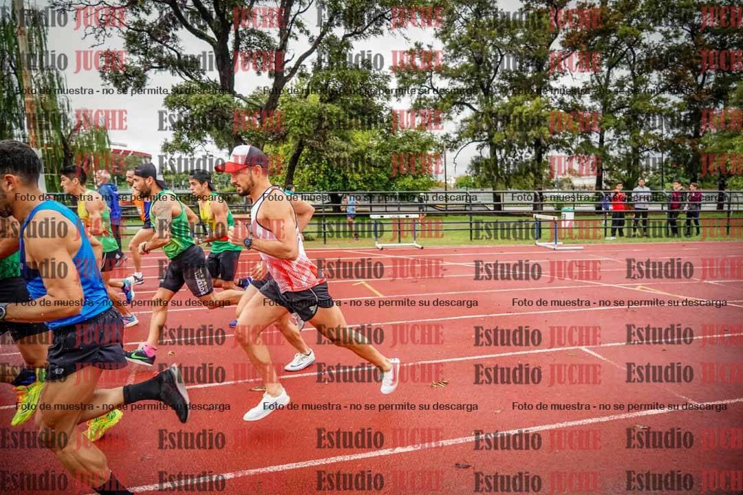 Fotos de los 5000 m de varones - serie 1