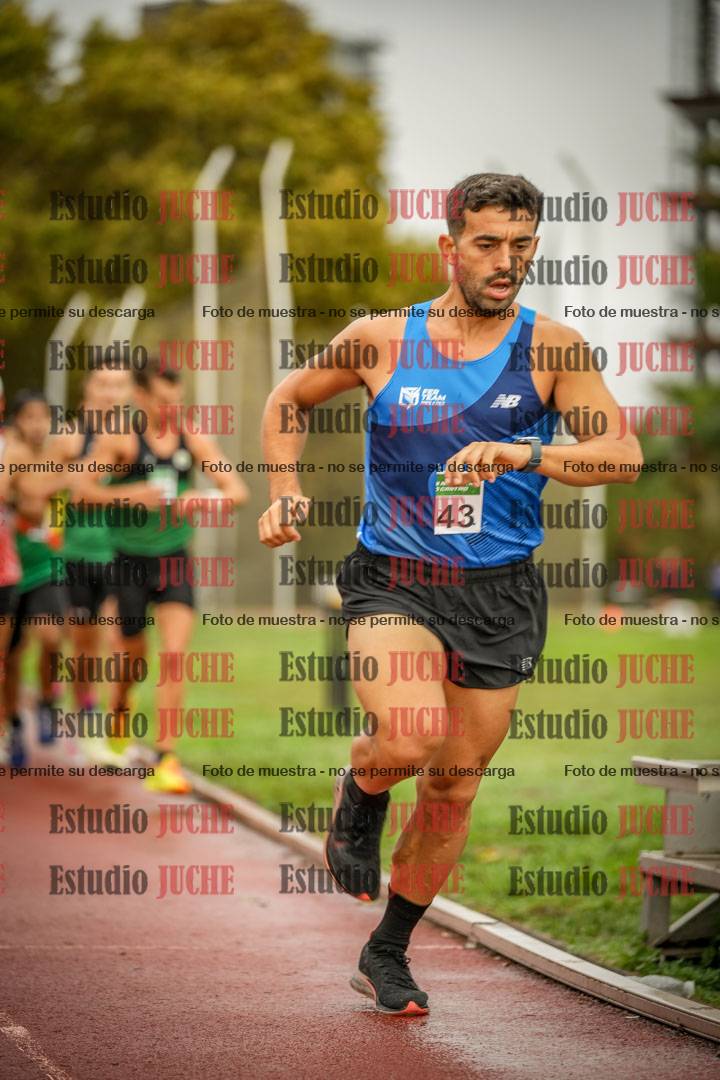 Fotos de los 5000 m de varones - serie 1