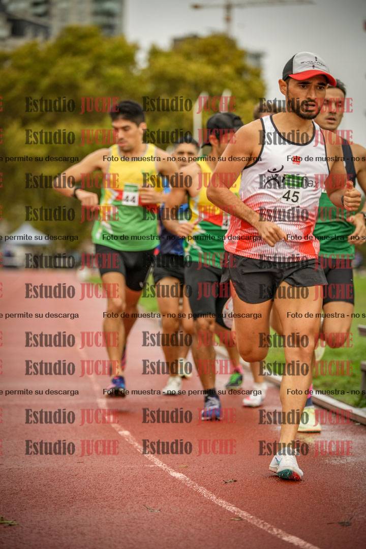 Fotos de los 5000 m de varones - serie 1