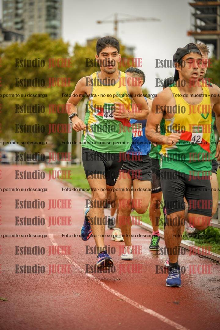 Fotos de los 5000 m de varones - serie 1