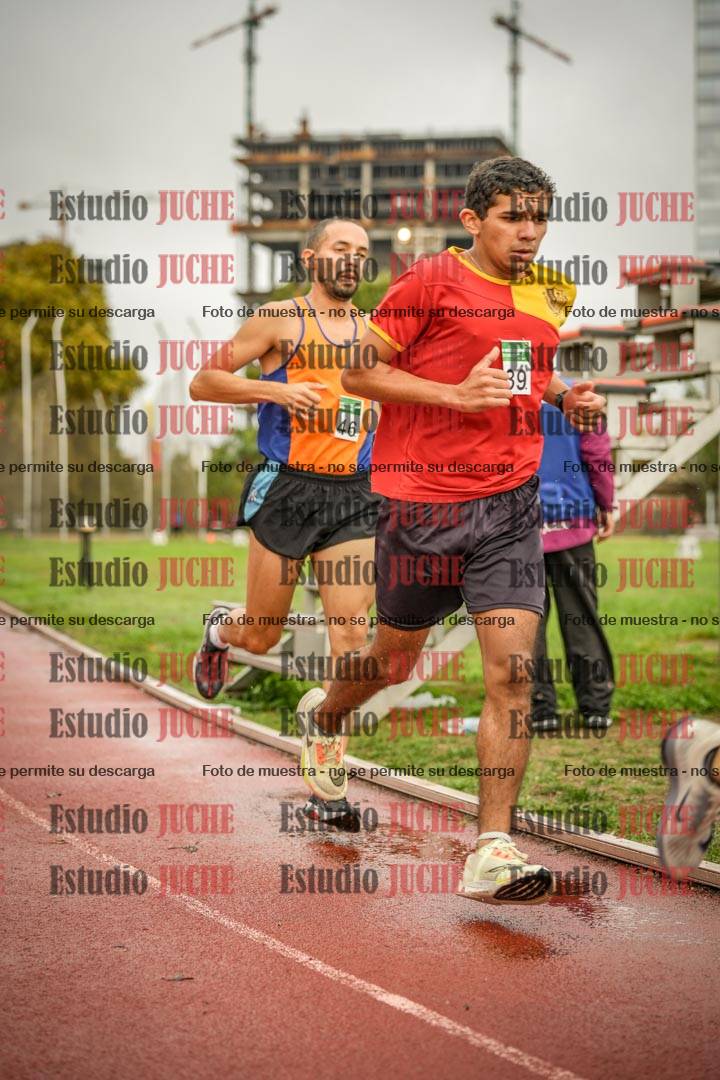 Fotos de los 5000 m de varones - serie 1