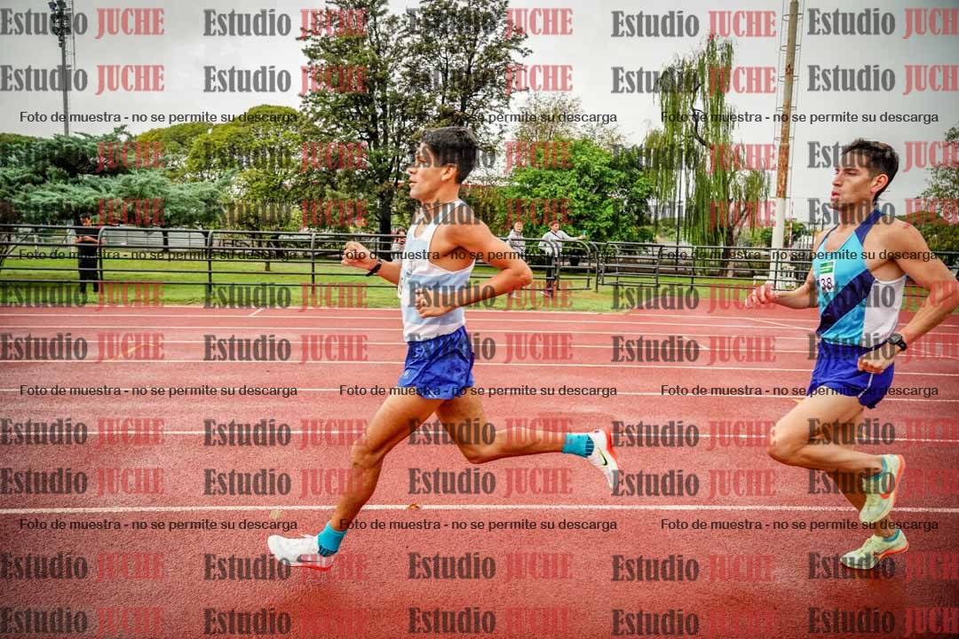 Fotos de los 5000 m de varones - serie 1